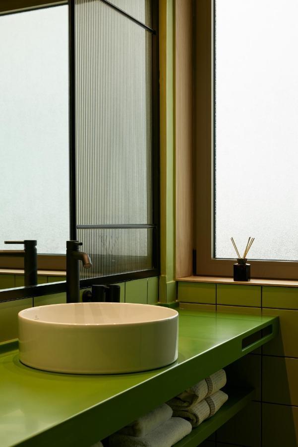 Dwell - Elegant City Stay Atenas Exterior foto